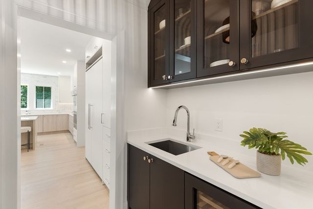 22 Constitution Rd, Lexington, MA 02421
