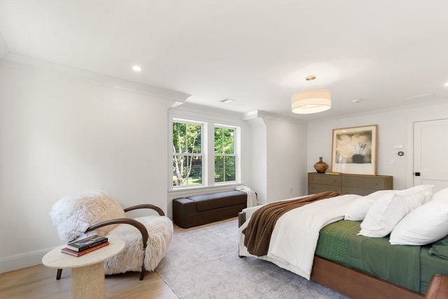 22 Constitution Rd, Lexington, MA 02421