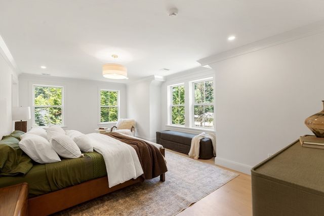22 Constitution Rd, Lexington, MA 02421