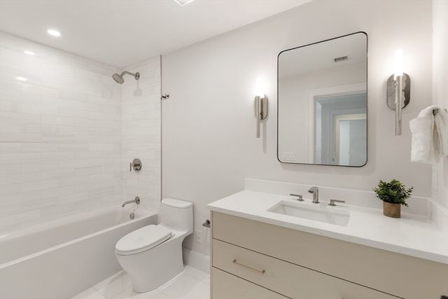 22 Constitution Rd, Lexington, MA 02421