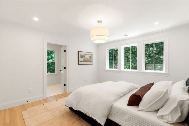 22 Constitution Rd, Lexington, MA 02421