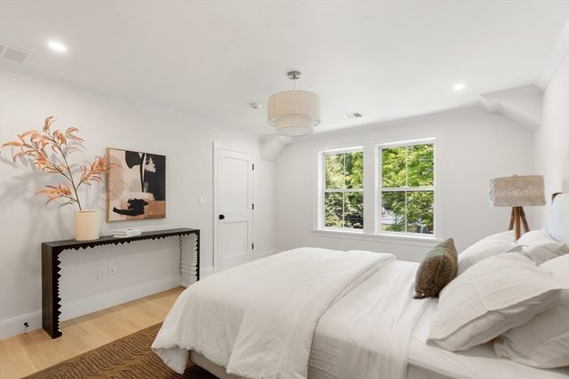 22 Constitution Rd, Lexington, MA 02421