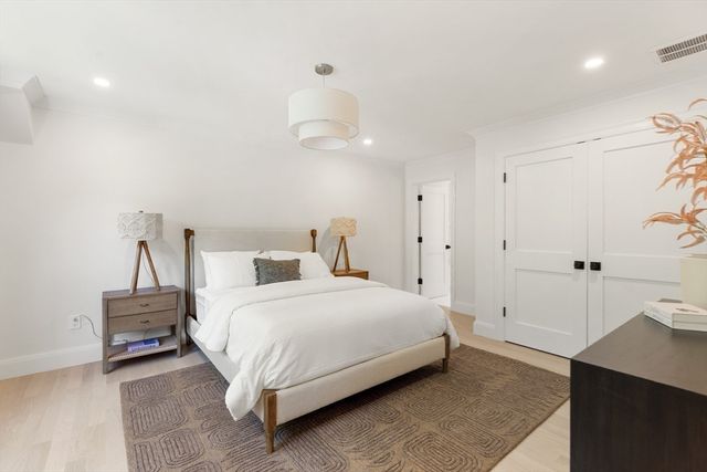 22 Constitution Rd, Lexington, MA 02421