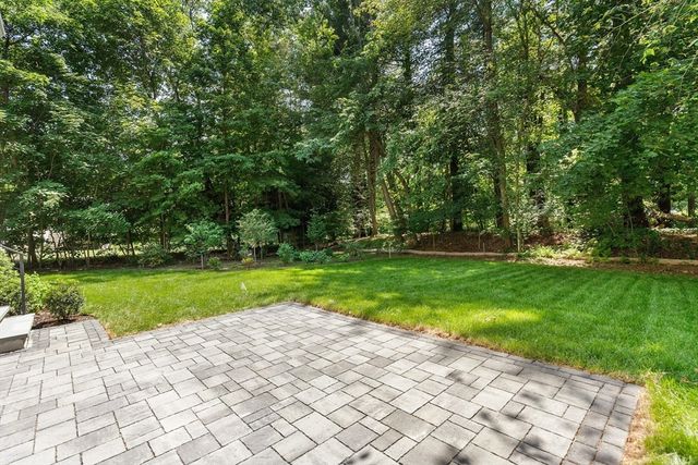 22 Constitution Rd, Lexington, MA 02421