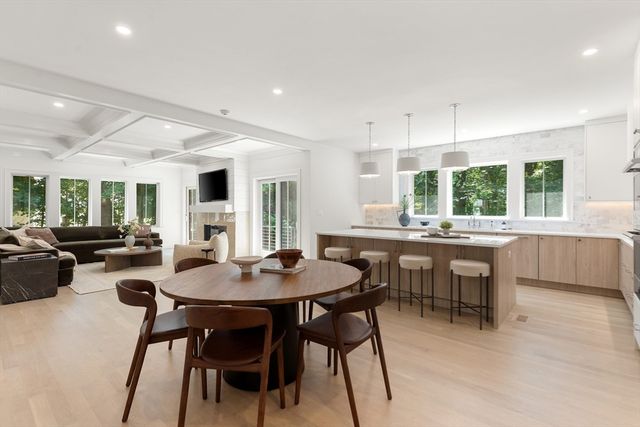 22 Constitution Rd, Lexington, MA 02421