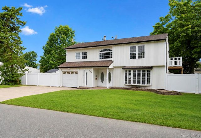 779 Peconic Avenue, West Babylon, NY 11704