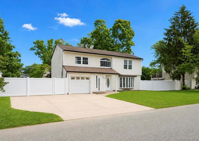 779 Peconic Avenue, West Babylon, NY 11704