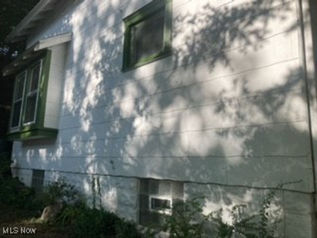 155 W Tallmadge Avenue, Akron, OH 44310