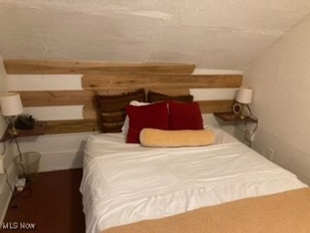 155 W Tallmadge Avenue, Akron, OH 44310