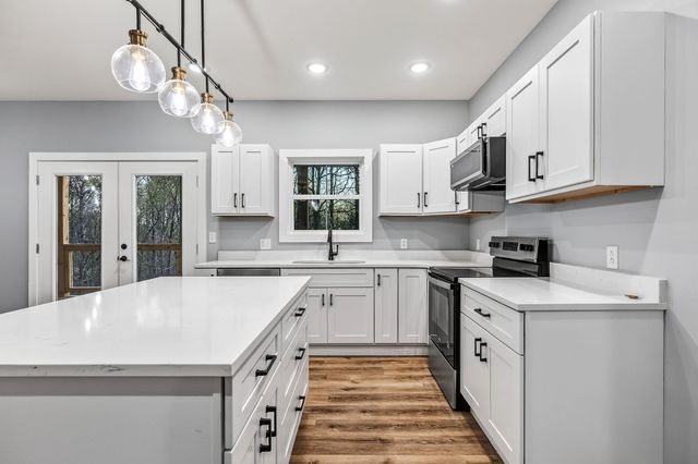 2045 Coconut Ridge Rd, Smithville, TN 37166