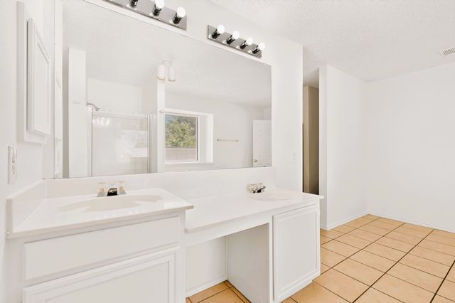 9073 Stillwater Trail, Fort Worth, TX 76118