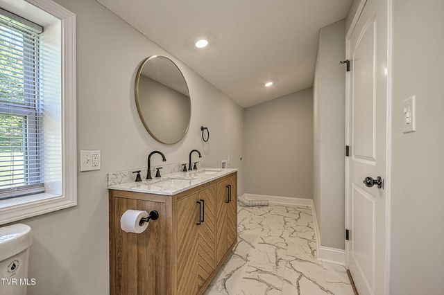 145 Buttermilk Road, Johnson City, TN 37615