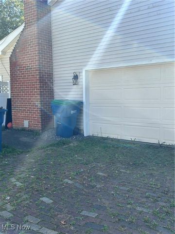 4779 Logan Arms Drive, Youngstown, OH 44505