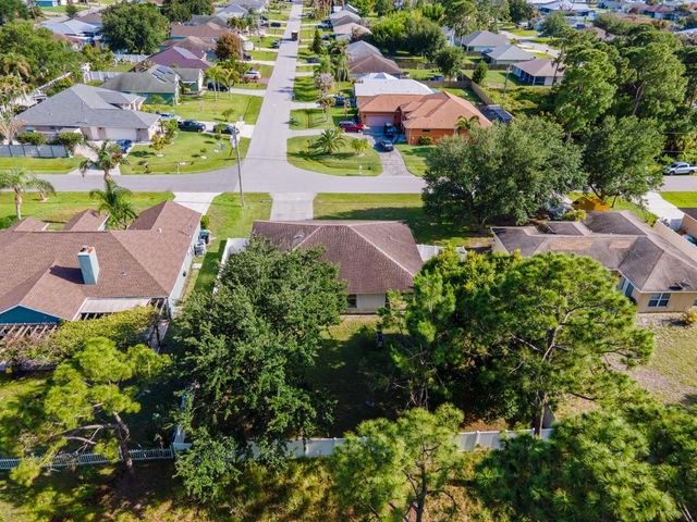 2001 SW Fears Avenue, Port St. Lucie, FL 34953