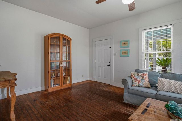 511 W Hollywood Ave, San Antonio, TX 78212