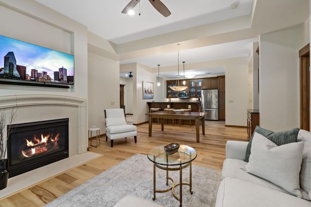 715 Linden Street 108, Mendota Heights, MN 55118