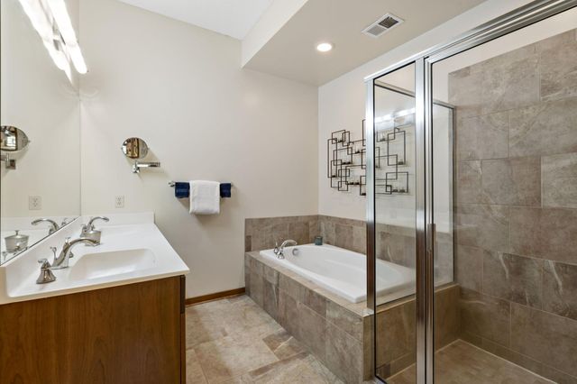 715 Linden Street 108, Mendota Heights, MN 55118