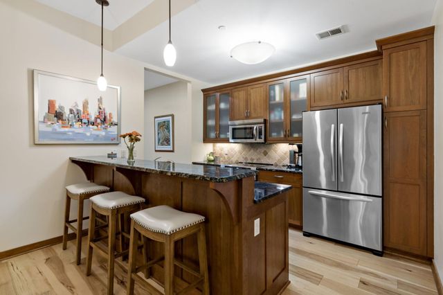 715 Linden Street 108, Mendota Heights, MN 55118