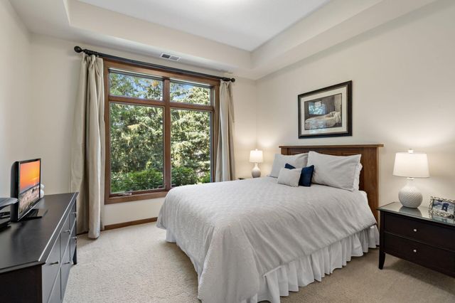 715 Linden Street 108, Mendota Heights, MN 55118