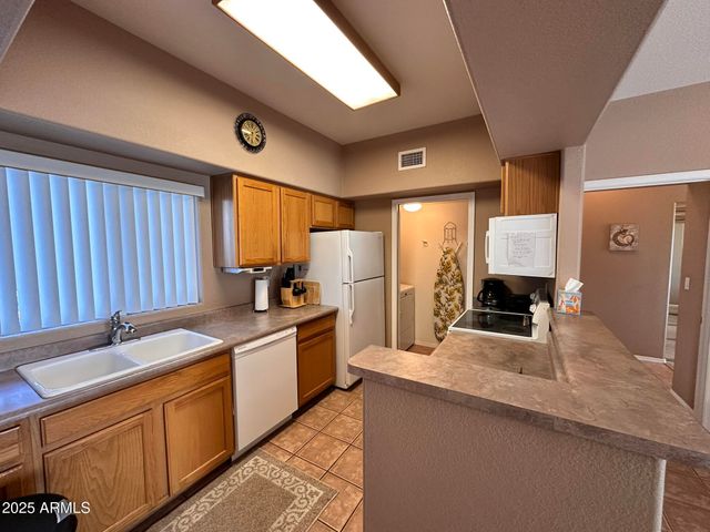 10401 N SAGUARO Boulevard 316, Fountain Hills, AZ 85268