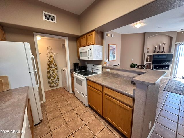 10401 N SAGUARO Boulevard 316, Fountain Hills, AZ 85268