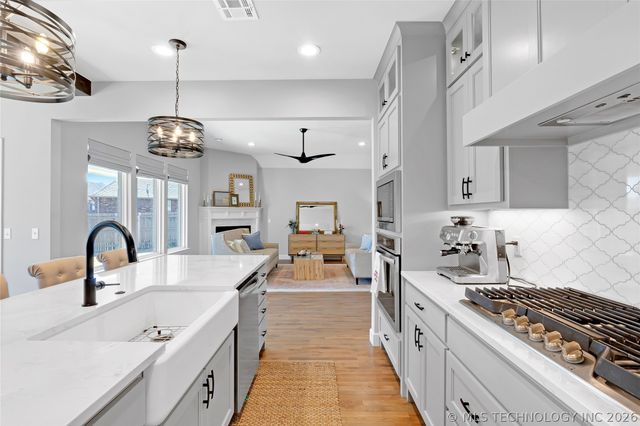 442 E 127th Place, Jenks, OK 74037