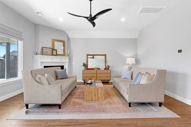 442 E 127th Place, Jenks, OK 74037