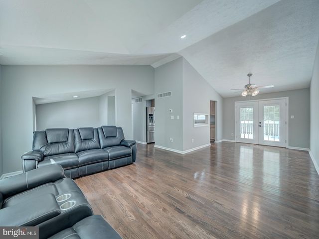 1434 FAIRBANKS DR, Hanover, MD 21076