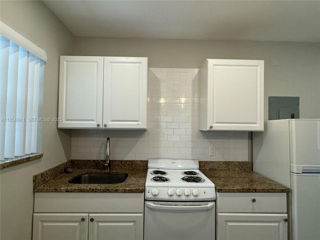 716 SE 14th Court 14, Fort Lauderdale, FL 33316