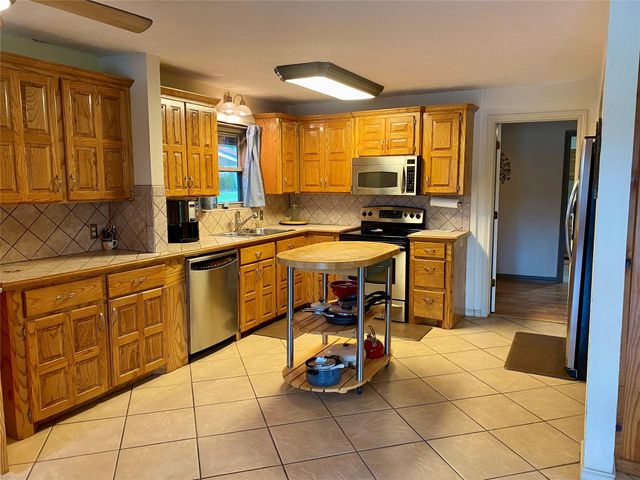 173 Ridgecrest Drive, Burkeville, TX 75932