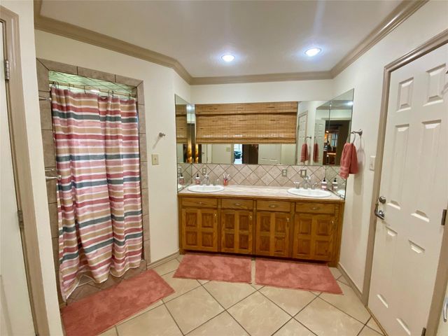 173 Ridgecrest Drive, Burkeville, TX 75932