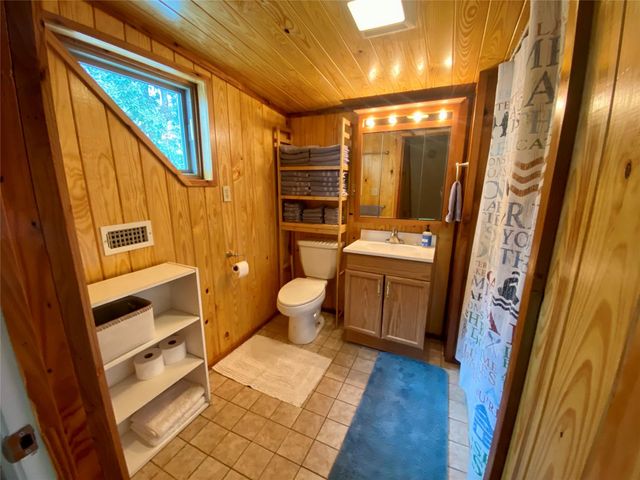 173 Ridgecrest Drive, Burkeville, TX 75932