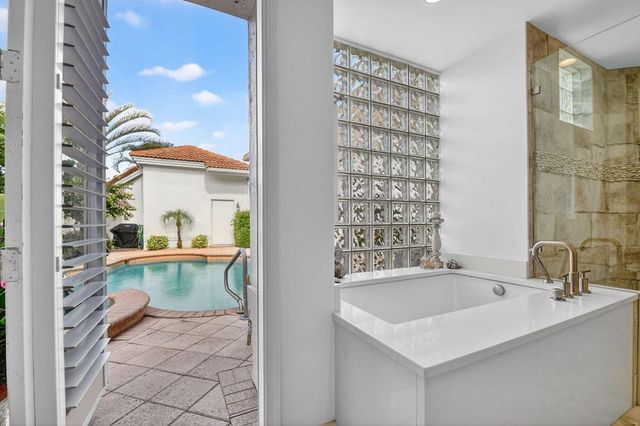 10646 Greenbriar Villa Drive, Lake Worth, FL 33449