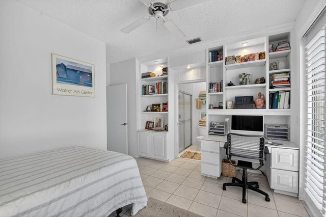 10646 Greenbriar Villa Drive, Lake Worth, FL 33449