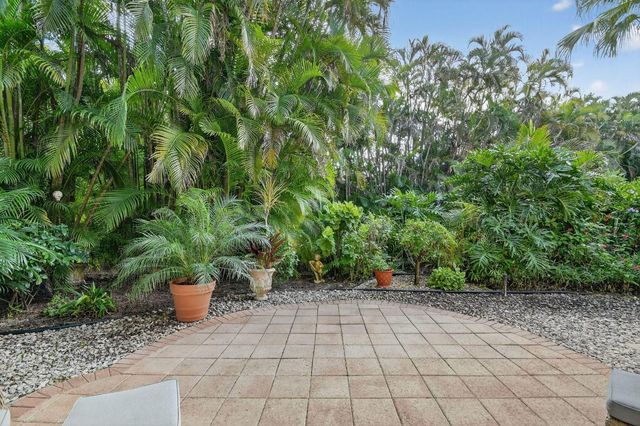 10646 Greenbriar Villa Drive, Lake Worth, FL 33449