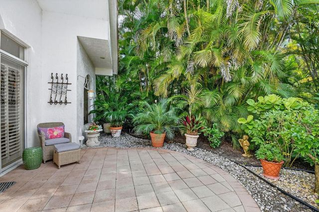 10646 Greenbriar Villa Drive, Lake Worth, FL 33449