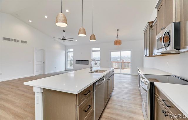 112 Canyon Creek Circle, Moscow Mills, MO 63362