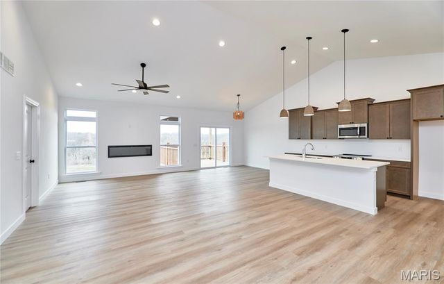 112 Canyon Creek Circle, Moscow Mills, MO 63362