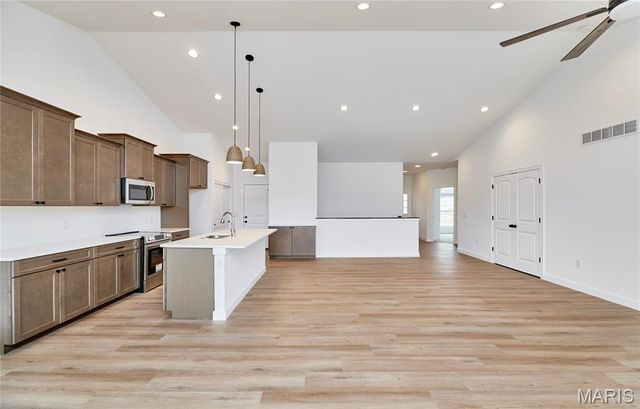 112 Canyon Creek Circle, Moscow Mills, MO 63362