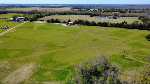 884 County Road 2900, Dodd City, TX 75438