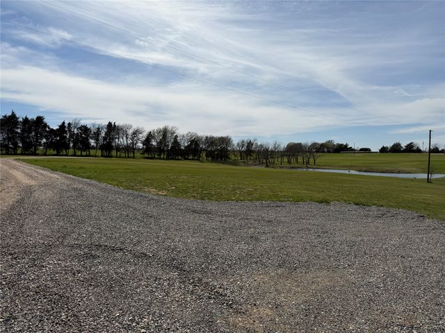 884 County Road 2900, Dodd City, TX 75438