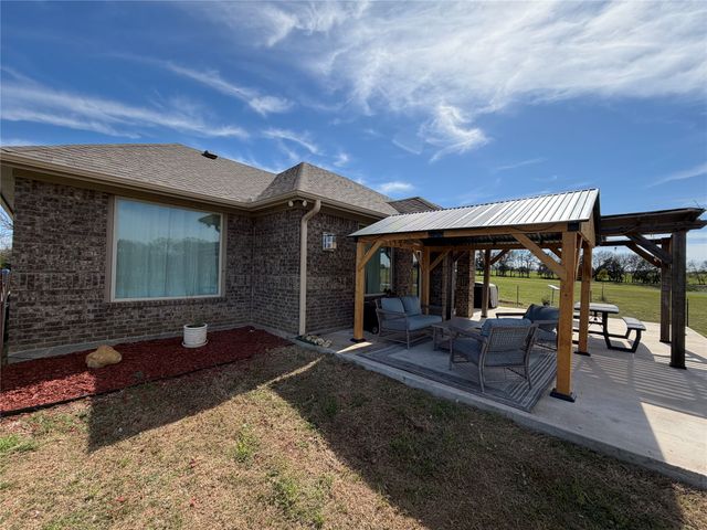 884 County Road 2900, Dodd City, TX 75438