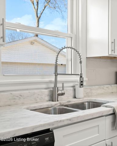 6510 Ridge Cliff Rd, Louisville, KY 40228