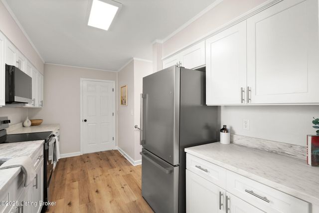 6510 Ridge Cliff Rd, Louisville, KY 40228