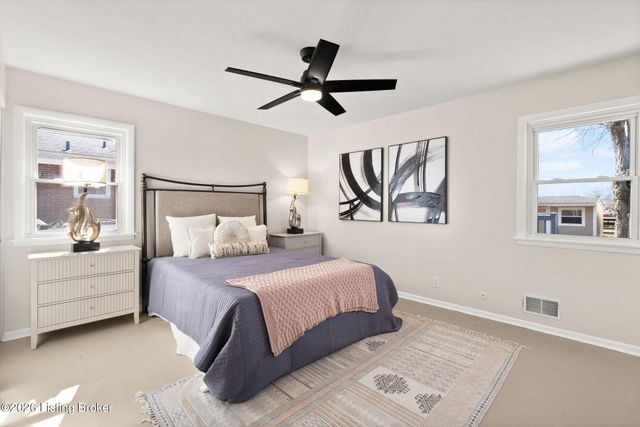 6510 Ridge Cliff Rd, Louisville, KY 40228