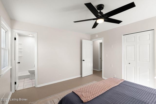 6510 Ridge Cliff Rd, Louisville, KY 40228