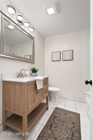 6510 Ridge Cliff Rd, Louisville, KY 40228