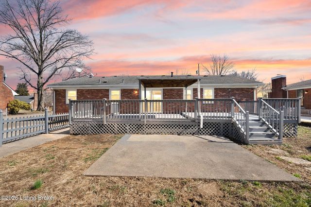 6510 Ridge Cliff Rd, Louisville, KY 40228