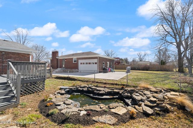 6510 Ridge Cliff Rd, Louisville, KY 40228