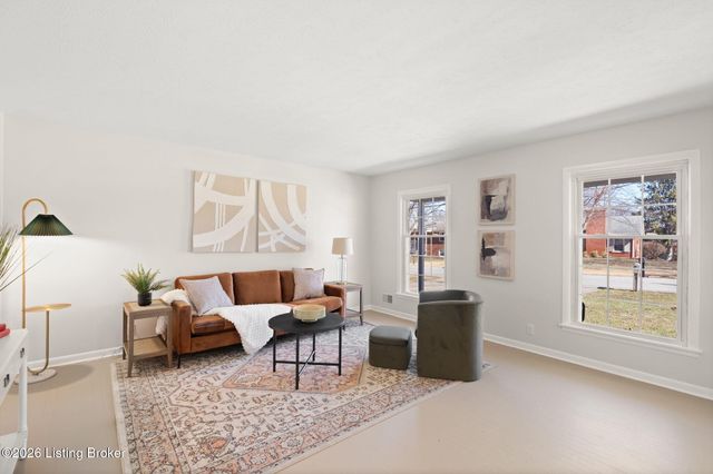 6510 Ridge Cliff Rd, Louisville, KY 40228